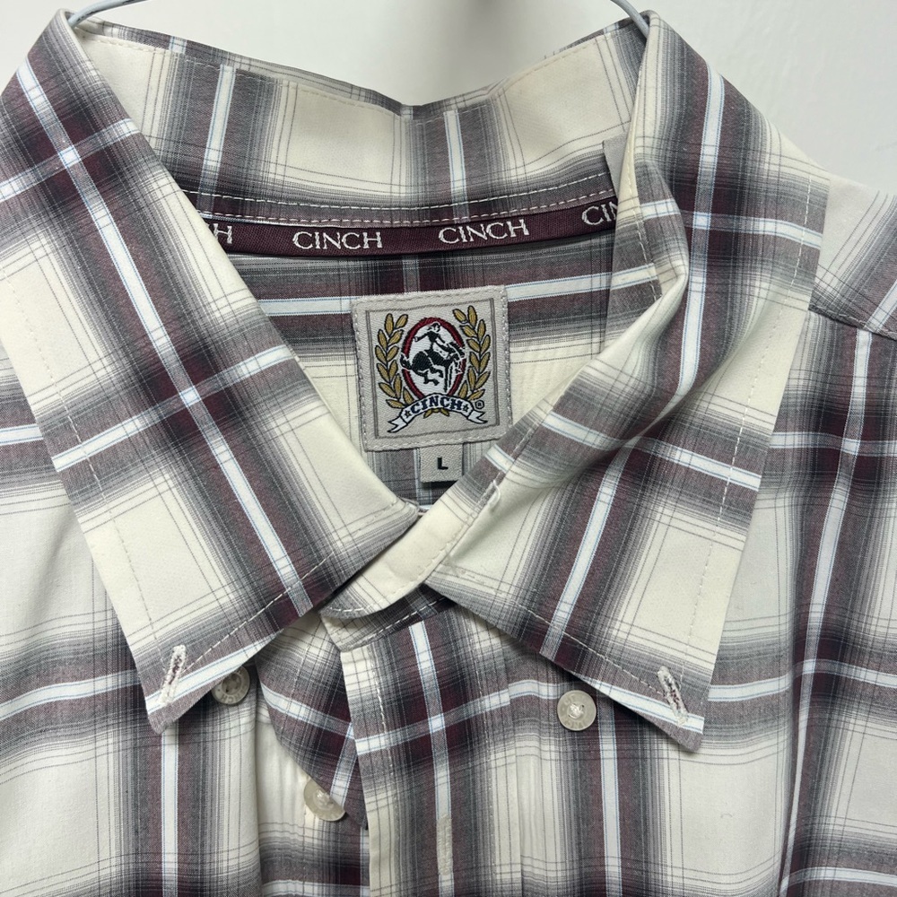 Cinch Button down - Picture 4 of 4